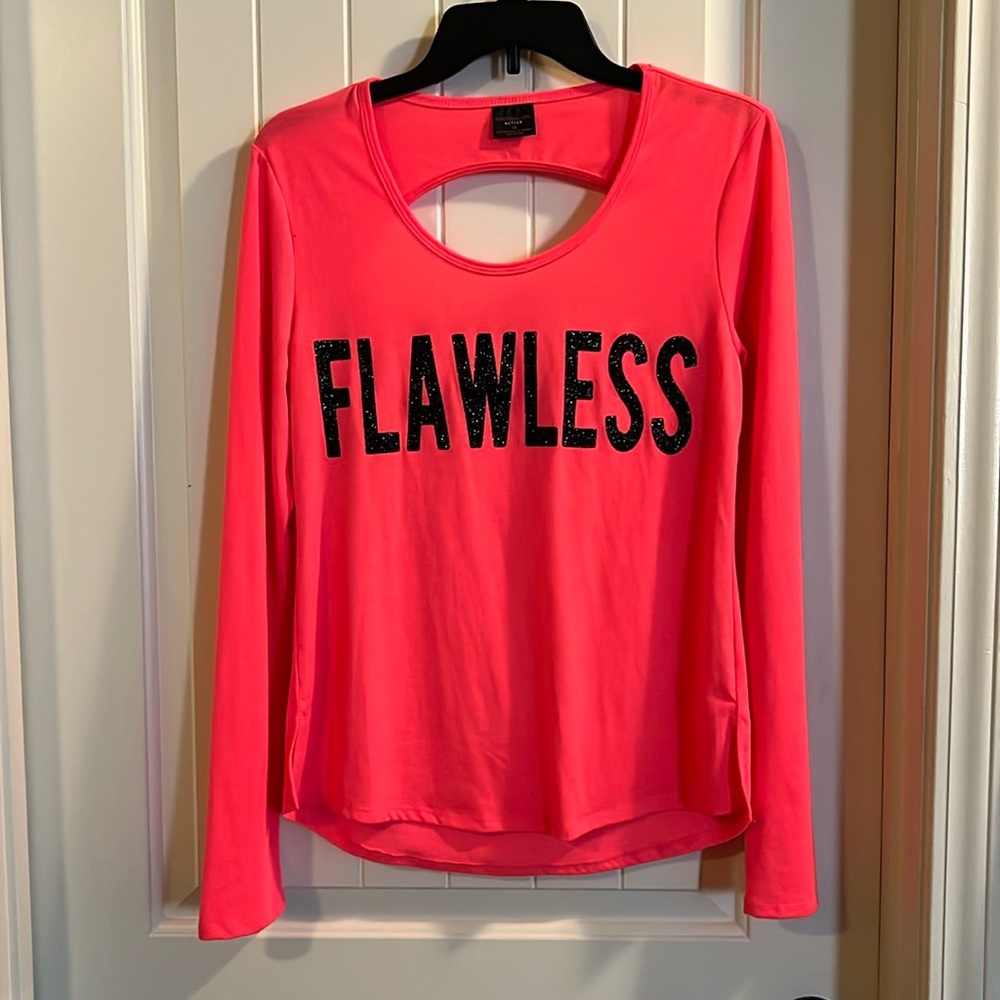 Cute hot pink Flawless top!
